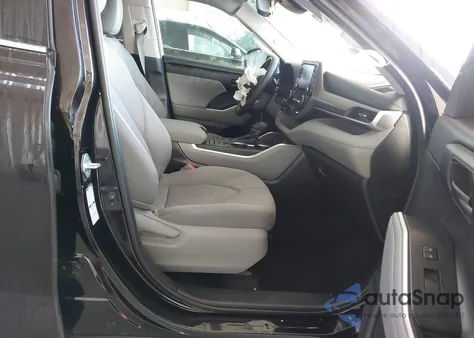 2021 Toyota Highlander L z USA, uszkodzony, nr VIN 5TDCZRBH4MS157706